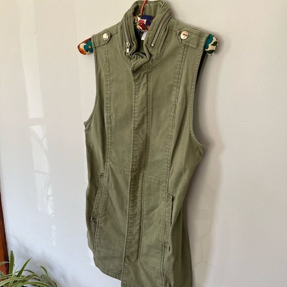 CABI | army green sleeveless zip up vest | size xs - Picture 4 of 6